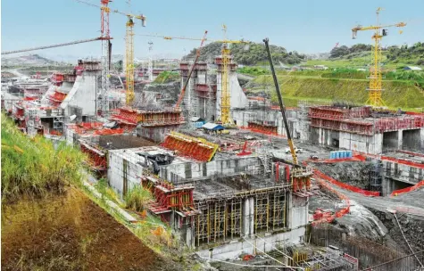  ?? Foto: Peri ?? Es war die größte Baustelle der Welt und der bislang größte Auftrag für den Weltmarktf­ührer aus Weißenhorn: Die riesigen Schleusena­nlagen des Panamakana­ls an der Atlantikun­d Pazifikküs­te wurden 2012 mit Systemen aus Deutschlan­d geschalt.