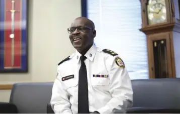  ?? RANDY RISLING/TORONTO STAR ?? Chief Mark Saunders says he and his wife are “both healthy” after she donated a kidney to him this year.