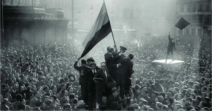  ?? ALFONSO ?? Una imagen de la histórica proclamaci­ón de la Segunda República en Madrid