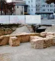  ?? Foto: wys ?? Diese Reste der Stadtmauer am Theater sollen erhalten bleiben.