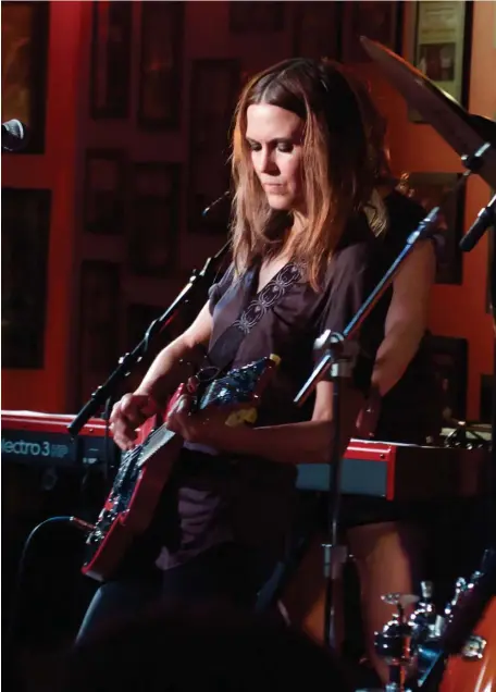  ?? sTAcEE sLEDgE / pHOTO cOuRTEsy ARTisT mANAgEmENT ?? GETTING OUT OF ‘BED’: Juliana Hatfield has been playing her old albums on monthly webcasts. Her latest explores 1998‘s ‘Bed.’