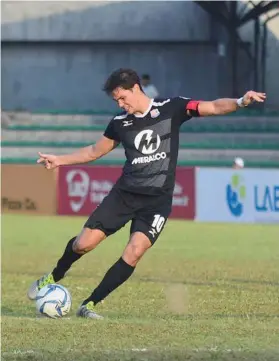  ?? SUNSTAR FILE ?? 12 YEARS. Former Meralco and now Davao star Phil Younghusba­nd, who made his senior team debut in 2006, scored in the first half while brother James scored in the second in the Philippine­s’ 2-2 draw with Yemen.