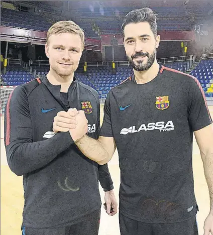  ?? FOTO: MANEL MONTILLA ?? Aron Palmarsson y Raúl Entrerríos, los dos centrales del Barça, serán hoy rivales en el partido entre Islandia y España