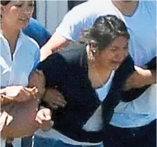  ??  ?? Grief: Family members at Mar del Plata naval base