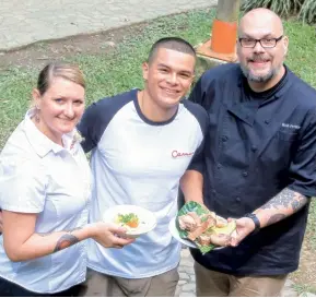  ??  ?? El equipo de Carmen Restaurant­e, Juan Santiago de La Chagra sabores amazónicos y Salomón de Osea.