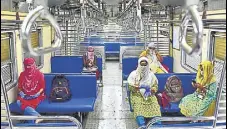  ?? ANSHUMAN POYREKAR/HT PHOTO ?? Essential service workers on board a Mumbai local train on Monday.