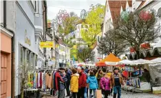  ?? Staron Foto: Stadt Neuburg, Florian ?? Am 14. April säumen zahlreiche Händler wieder die Straßen in der Innenstadt. Außerdem haben die Geschäfte am Nachmittag geöffnet.