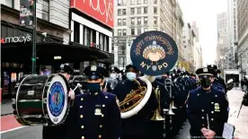 ??  ?? El desfile en la Gran Manzana en Nueva York, Estados Unidos