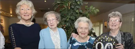  ??  ?? Twins Lily Moore and Birdie Mullen with their sisters Eileen and Nula