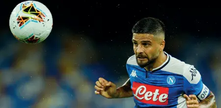  ??  ?? Ritrovato Lorenzo Insigne in uno scatto di domenica sera contro la Roma al San Paolo