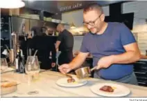  ?? INSTAGRAM ?? Pedro Sánchez en su restaurant­e de Jaén, ‘Bagá’.