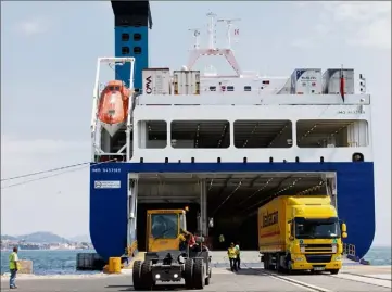  ?? (Photo doc. Dominique Leriche) ?? Le drame de Gênes, dont le bilan s’élevait hier à  morts, entraînera des trajets plus longs et, par conséquent, des surcoûts pour les transporte­urs routiers.