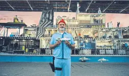  ?? PHILIPPE ANTONELLO ?? Retro technology and marine blues infuse the 2004 film “The Life Aquatic with Steve Zissou,” starring Bill Murray.
