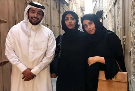 ??  ?? WAFA YAZEEDI flanked by her son and daughter.
