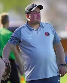  ?? JÜRGEN SCHEERE ?? Erwartet eine knackige Partie gegen Stadtroda: Zwätzen-Coach Daniel Sander.