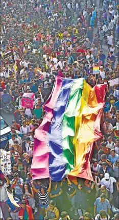  ?? VIJAYANAND GUPTA/HT ARCHIVE ?? ■ Participan­ts walk at the Queer Azaadi Mumbai 2018 march.