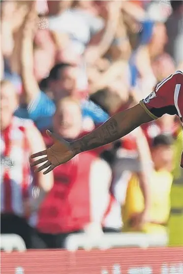  ??  ?? Jermain Defoe celebrates scoring Sunderland’s winning goal in the Wear-Tyne derby against Newcastle United back in April 2015.