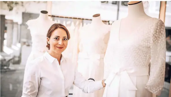  ?? RP-FOTO: ANDREAS ENDERMANN ?? Silke Rodehüser hat für ihr Label Isi Lieb einen ganz eigenen Brautmoden-Stil entwickelt.