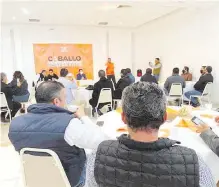  ??  ?? Integrante­s de Movimiento Ciudadano también han realizado reuniones.