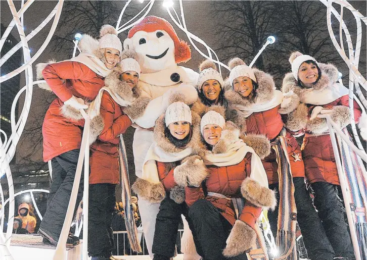  ??  ?? À la veille de tourner la page sur la 60e édition du Carnaval, les duchesses et Bonhomme ont paradé une dernière fois à Québec.