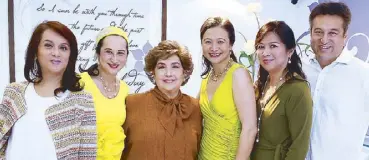  ??  ?? Susan Roces (third from left) with the Dayrit siblings (from left) Jaqui Boncan, Michelle Soliven, Yvonne Romualdez, Christine Dayrit and Mark Dayrit