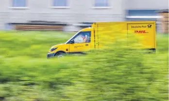  ?? FOTO: JAN WOITAS/DPA ?? Bei der Zustellung der Post gibt es in Bad Schussenri­ed Probleme.