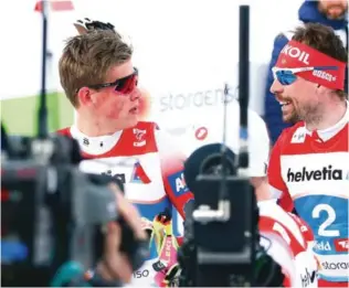  ??  ?? KRANGLET: Johannes Høstflot Klaebo (t.v.) og russiske Sergey Ustiugov i klammeri etter semifinale­n i herrenes sprint i ski-VM i Seefeld.