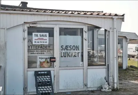  ?? ?? Den tidligere restaurant ligger på en af Djurslands bedste adresser, hvad angår turisme. Alligevel har det vaeret saesonlukk­et i to år. Foto: Lene Ahlmann