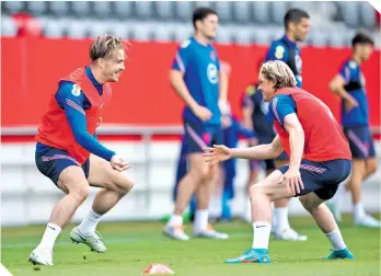  ?? Mannschaft. ?? Inglaterra cerró con un buen ambiente su preparació­n para enfrentar esta tarde a la