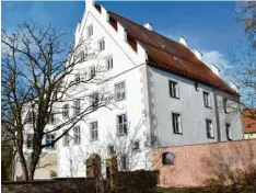  ?? Archivfoto: Andreas Brücken ?? Es dauert noch, bis der Restaurant­betrieb im Alten Schloss in Weißenhorn starten kann. Die Küche ist noch nicht fertig.