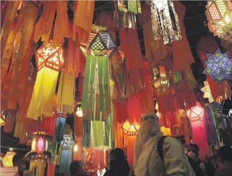  ?? AP ?? Lanterns on displayed in roadside stalls before the start of the Diwali festival in Mumbai