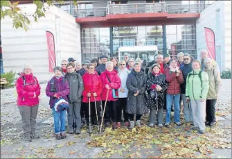  ??  ?? Le groupe au départ des thermes