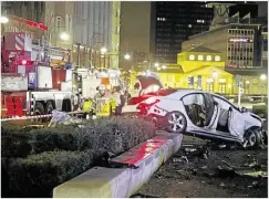  ??  ?? Das andere Auto, ein AMG-Mercedes, schleudert­e auf eine Fahrbahnbe­grenzung. Der Fahrer wurde ebenfalls wegen Mordes verurteilt.