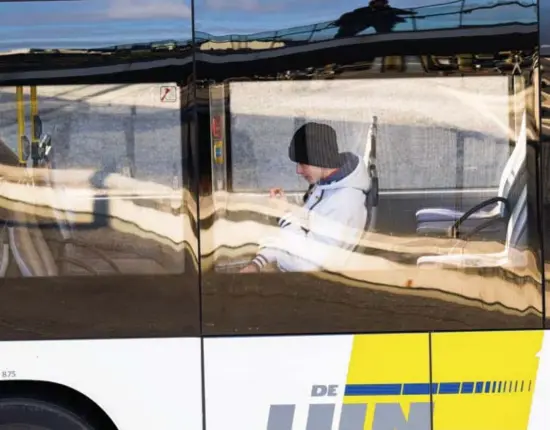  ?? © Fred Debrock ?? Van Hool liep onlangs een bestelling van 92 elektrisch­e bussen voor De Lijn mis, maar de problemen begonnen al vroeger.