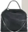  ??  ?? Bolso Falabella, de Stella Mccartney (995 €).