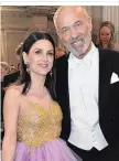  ??  ?? Der deutsche Schauspiel­er Heiner Lauterbach mit Ehefrau Viktoria