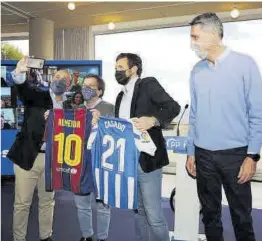  ?? Alberto Paredes / Europa Press ?? Fernández, Martínez-Almeida, Casado y García Albiol, ayer.