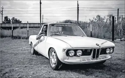  ?? Photos: Paul Botes ?? Madalaline: Veteran spinner Baba in a converted 1970 BMW E3, aka a Madala.