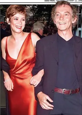  ??  ?? ‘He stood up for me’: Anna Friel with her father Desmond in 1999
