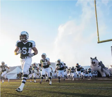  ?? KAYLE NEIS/FILES ?? The University of Saskatchew­an Huskies take on the Alberta Golden Bears in their home-opener game at Griffiths Stadium on Friday night. It will be the last opener for defensive lineman Tristian Koronkiewi­cz as he enters his fifth and final season of eligibilit­y.