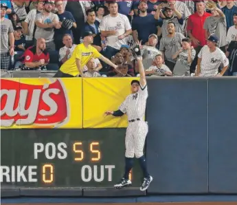  ?? | GETTY IMAGES ?? The Yankees’ Aaron Judge takes a two- run homer away fromFranci­sco Lindor in the sixth inning.