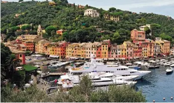  ?? Foto: Fototeca Enit, Gino Cianci ?? Mal eben mit der Jacht in Portofino am Ligurische­n Meer vorbeischa­uen – und ansonsten pauschal 100 000 Euro Steuern im Jahr bezahlen: Diese Perspektiv­e bietet Italien jetzt ausländisc­hen Superreich­en.