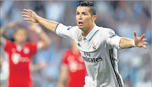  ??  ?? AZOTE DEL BAYERN. En cuartos de final de la temporada pasada, Cristiano hizo un doblete en Múnich y firmó un ‘hat-trick’ en el Bernabéu...