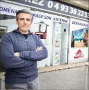  ?? (Photo Clément Tiberghien) ?? Jean-Pierre Perez et son équipe sont sur le pont toute la semaine pour dépanner, livrer ou vendre le matin l’électromén­ager.