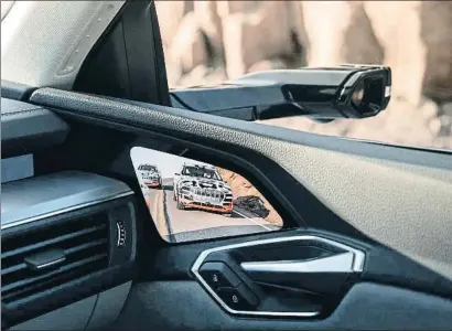  ?? LV ?? Interior del Audi e-tron con el retrovisor digital de Ficosa incorporad­o