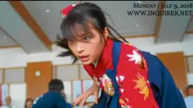  ??  ?? Suzu Hirose as heroine Chihaya Ayase in the “Chihayafur­u” films