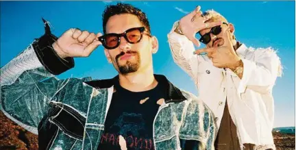  ??  ?? HERMANOS. Mau y Ricky, una de las duplas más populares de la música pop y urbana, se presentará­n el 12 de octubre en el Antel Arena.