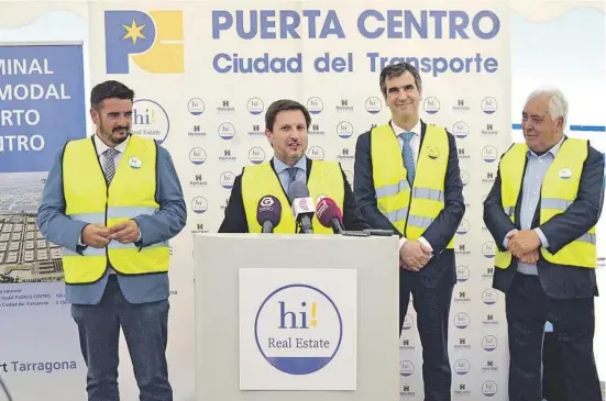  ??  ?? El presidente del Port de Tarragona, Josep Andreu, durante la presentaci­ón de la Terminal Puerta Centro- Ciudad del Transporte