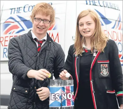  ?? Picture: Kris Miller. ?? Jonathan Johnston and Rachel McCusker at the Courier roadshow in the East Neuk.