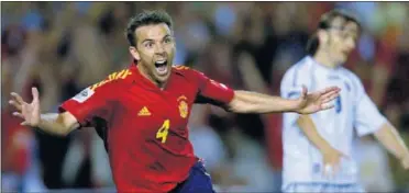  ??  ?? CLAVE. Un gol de Marchena en el 97' dio a España el empate y medio billete para el Mundial de 2006.